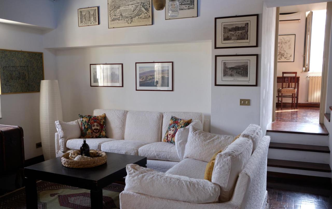 Attico Con Terrazza Sul Porto Apartment Palermo Luaran gambar